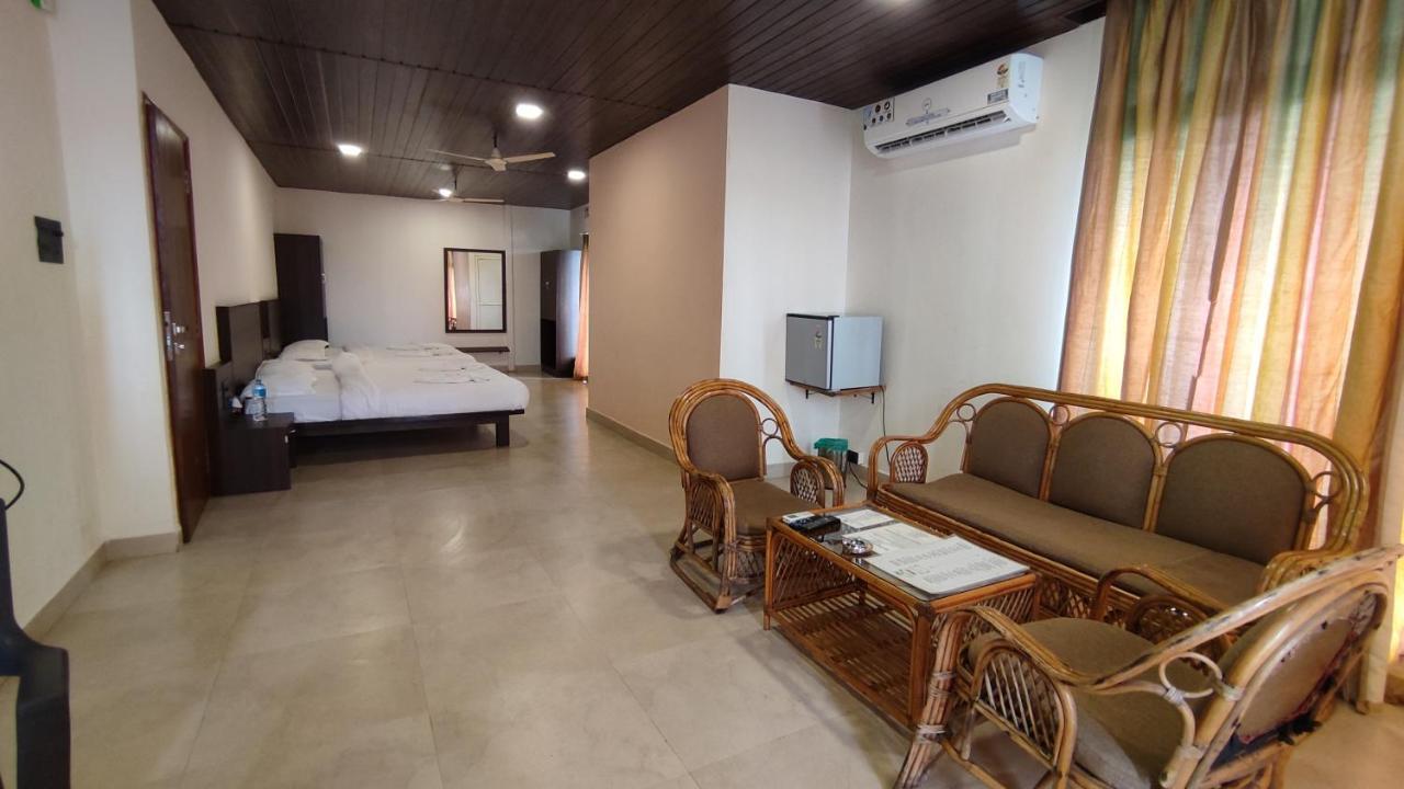 Kay'S Riverview Resort Бага Екстериор снимка